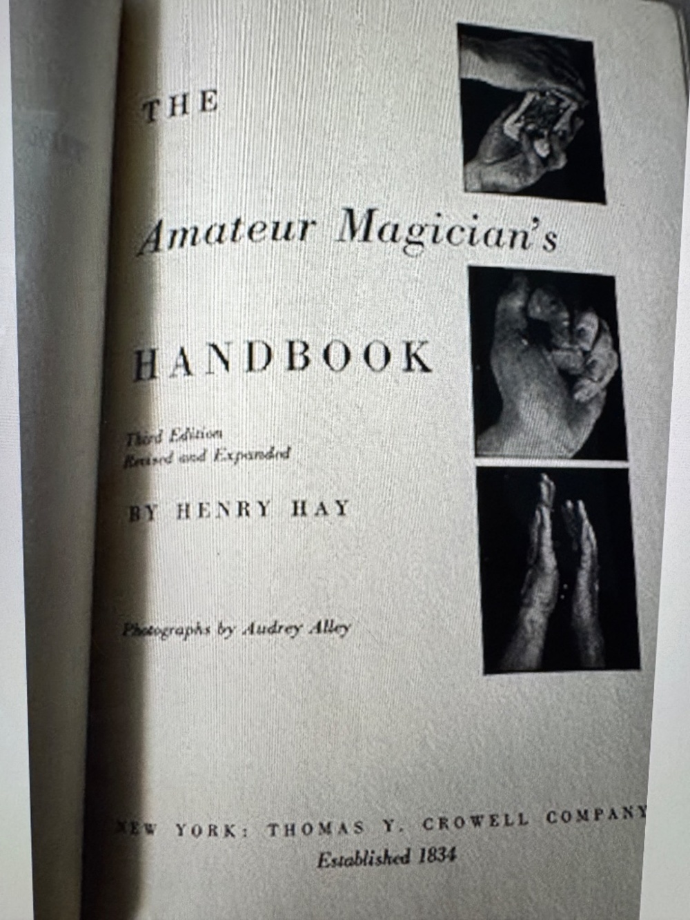 The Amateur Magician's Handbook - Picture 2 of 4